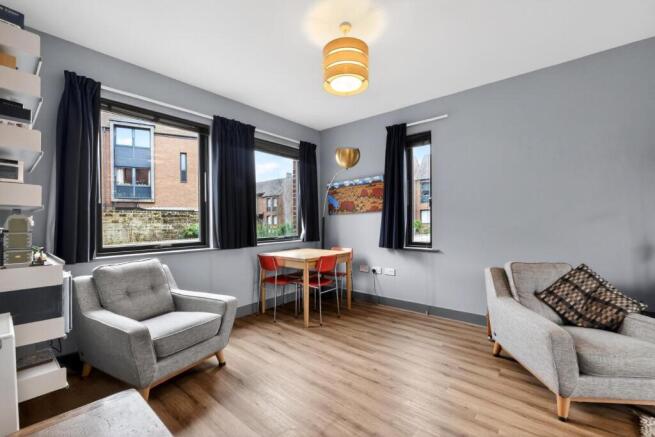 3 bed House for sale Image 4