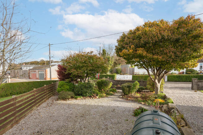 Garden & Driveway