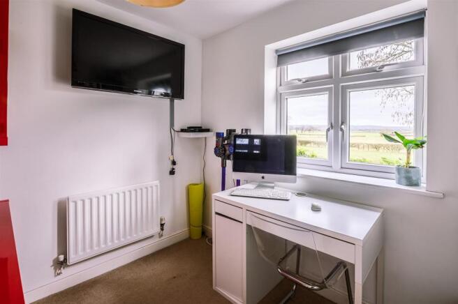 Bedroom 5/Office