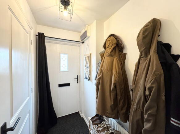 3 bed Town House for sale Image 9