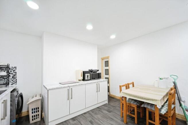 4 bed Terraced for sale Image 7
