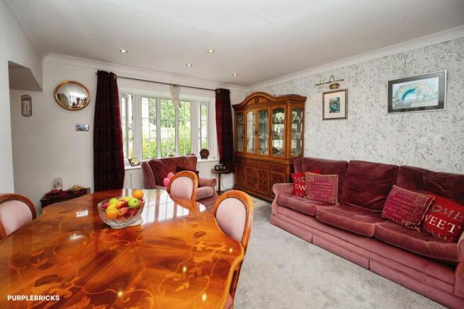 4 bed Detached for sale Image 8