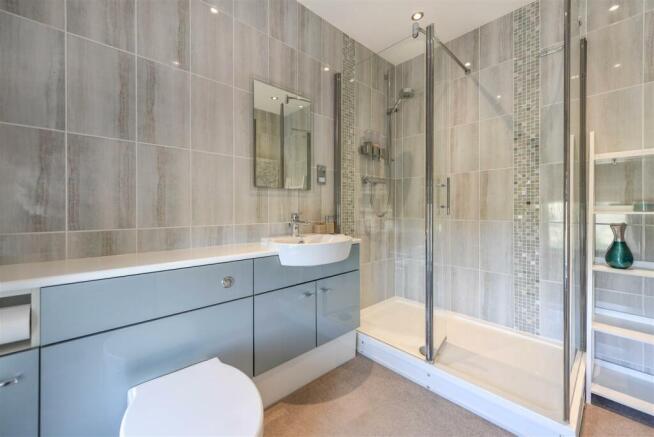 ENSUITE BED 2