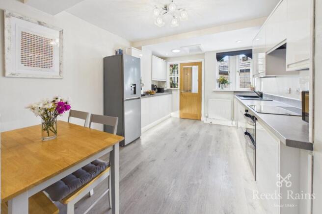 2 bed Detached for sale Image 12