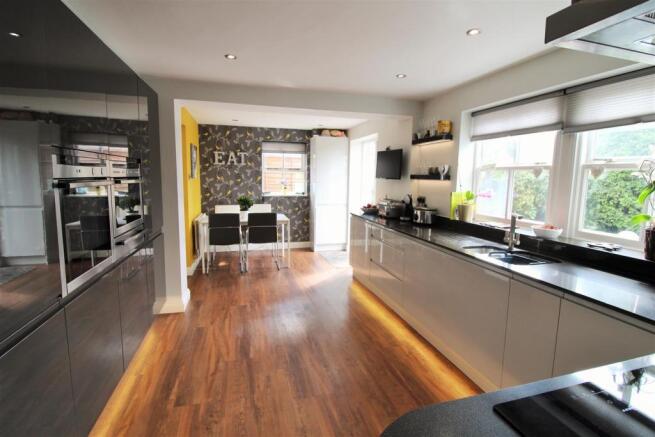 Kitchen/Dining Room
