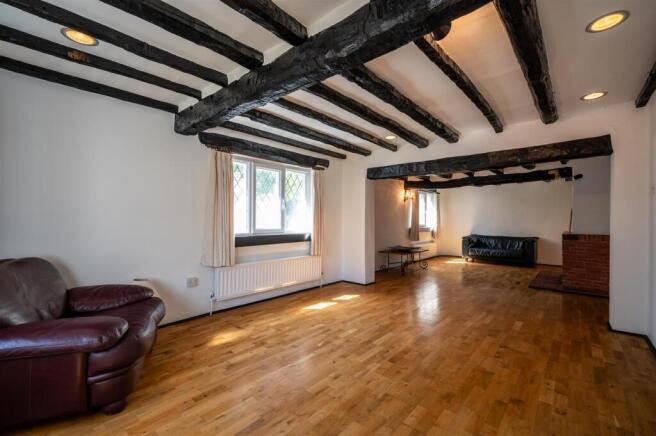 4 bed Detached for sale Image 9