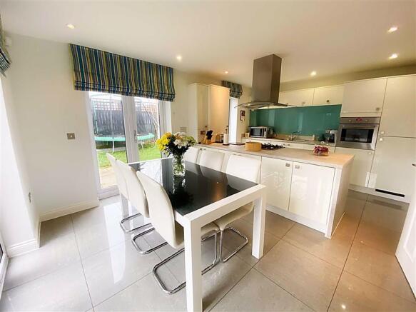 Kitchen & Dining Room