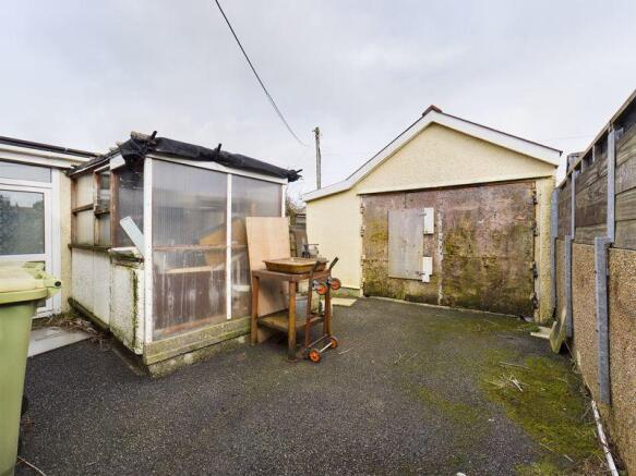 garage/workshop