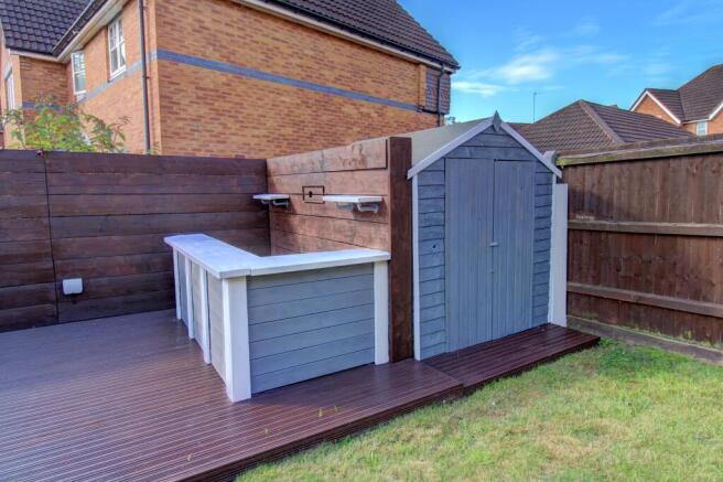 Garden Bar & Shed