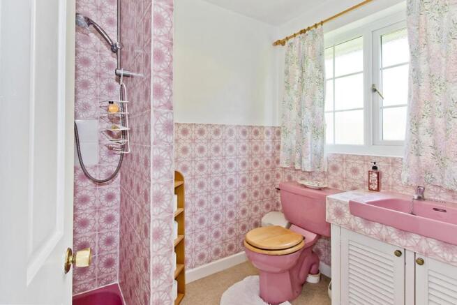 ensuite.jpg