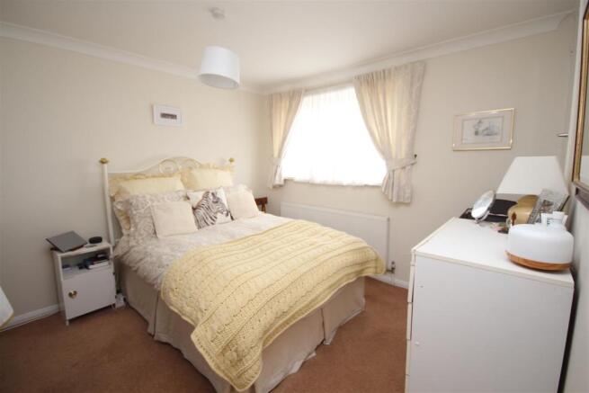 Bedroom 1 a.JPG
