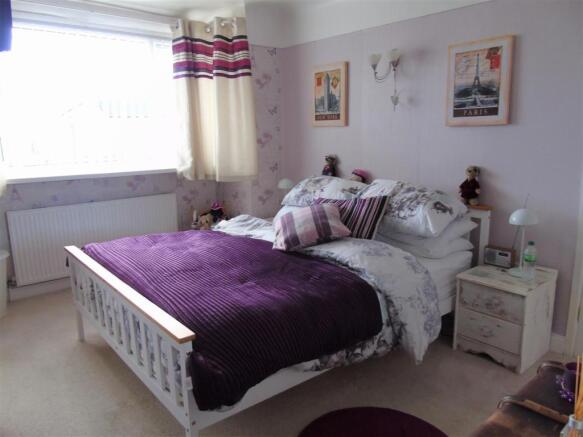 Bed1a.JPG