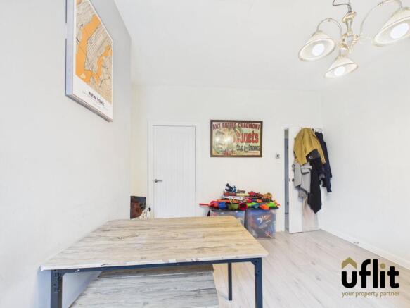 3 bed Terraced for sale Image 12