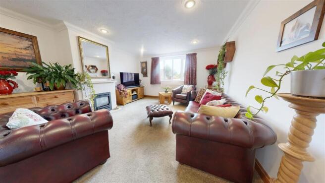 LOUNGE PIC 2.jpg