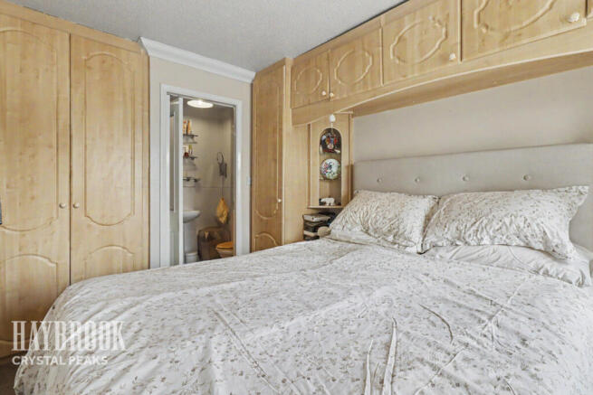 3 bed Semi-Detached for sale Image 11