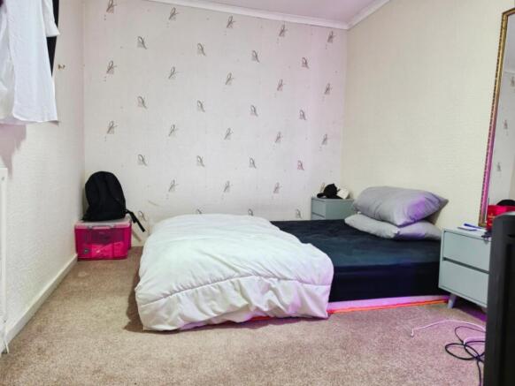 3 bed Terraced for sale Image 8