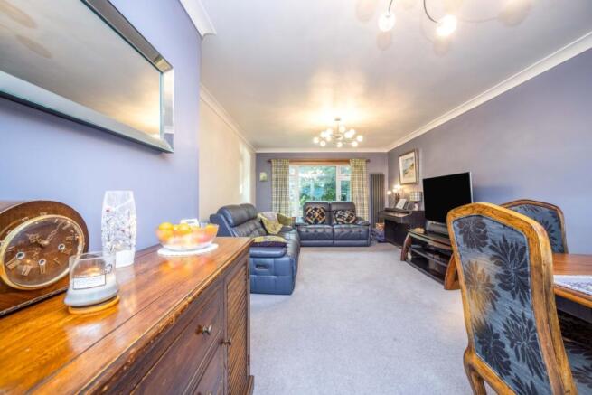 Lounge/Dining Room