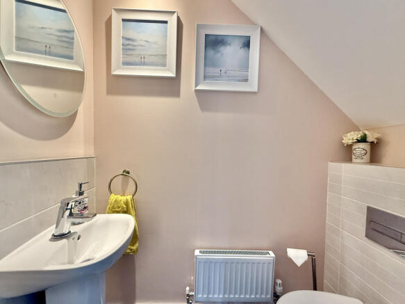 4 bed Town House for sale Image 9