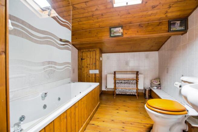 3 bed Cottage for sale Image 8