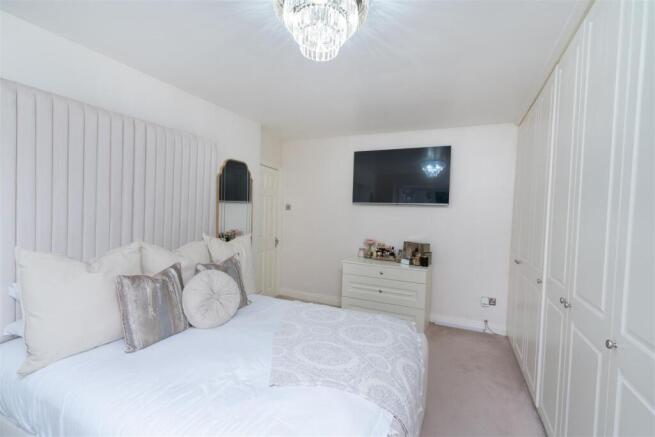 6 bed Semi-Detached for sale Image 12
