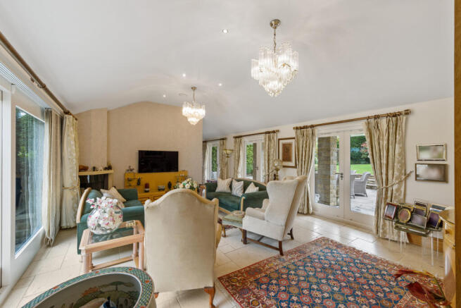 4 bed Detached for sale Image 9