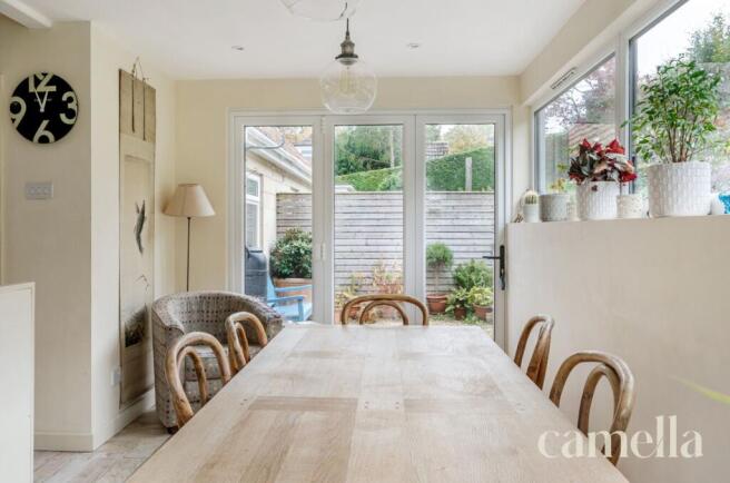 OPEN PLAN KITCHEN, DINING & LIVING ROOM