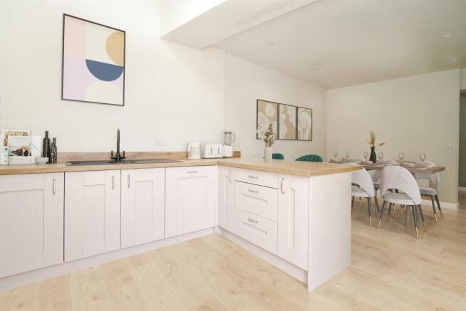 3 bed Terraced for sale Image 10