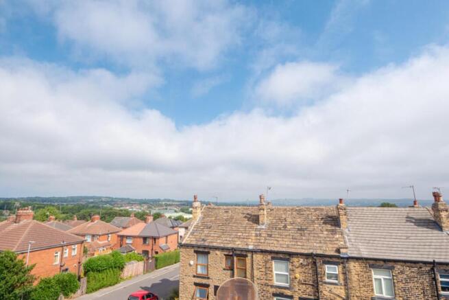 4 bed Terraced to rent Image 7