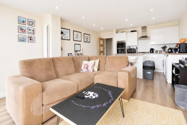 Lounge2.jpg