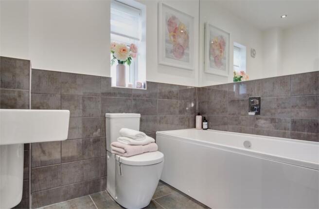 4 bed Detached for sale Image 8