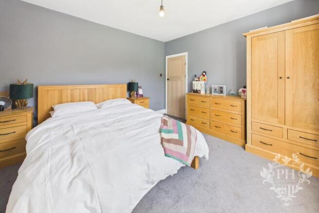 3 bed Semi-Detached for sale Image 9