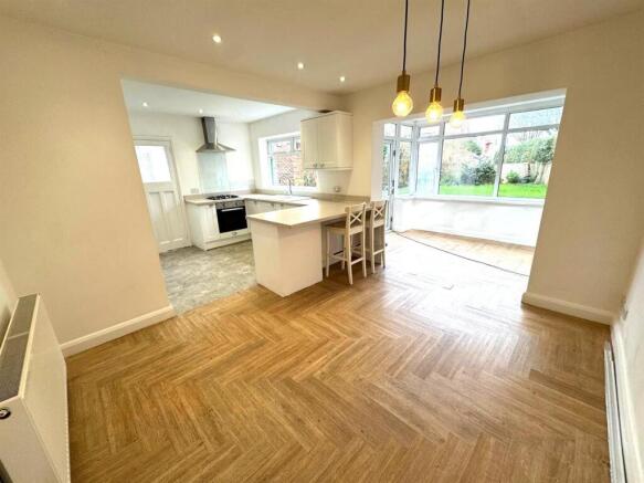 Kitchen/ Diner Pic 1