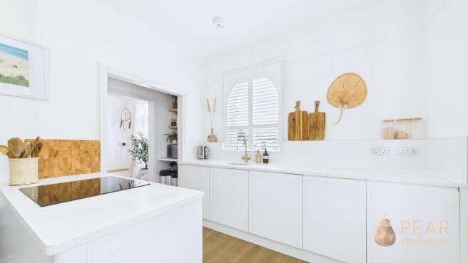 Kitchen / Living Area