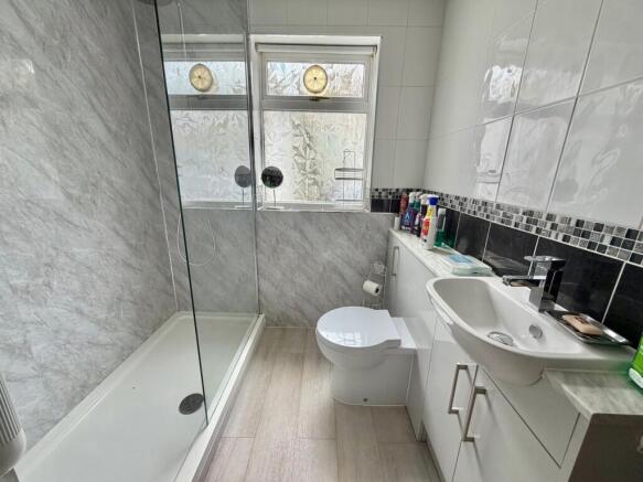 3 bed Semi-Detached Bungalow for sale Image 7
