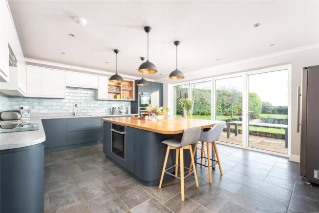 Kitchen/Breakfast Rm