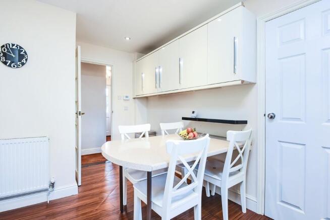 Kitchen/Breakfast...