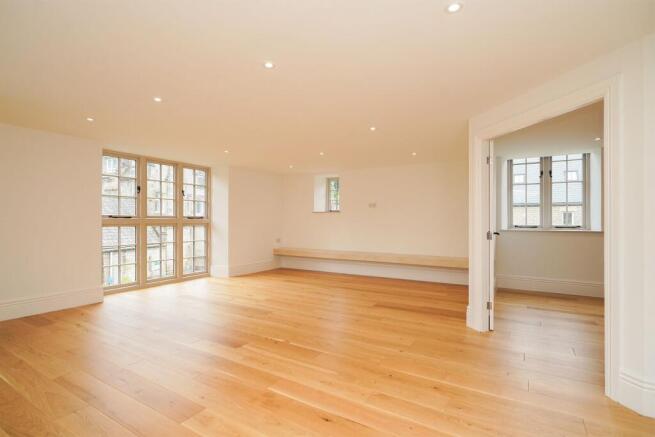 4 bed Mews to rent Image 11