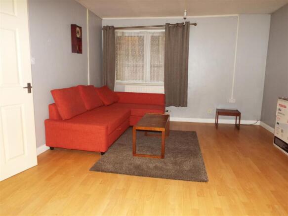 LIVING/DINING ROOM