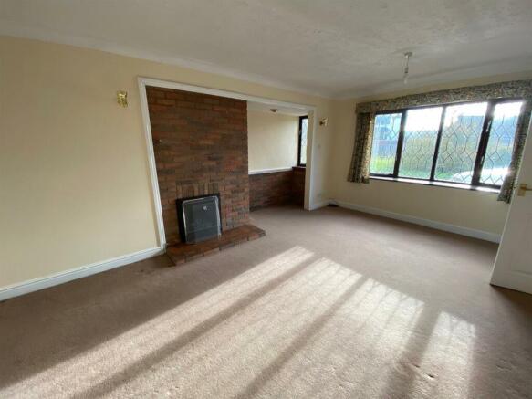 Living Room 2.jpg