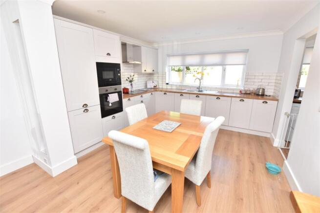 Lounge/Kitchen