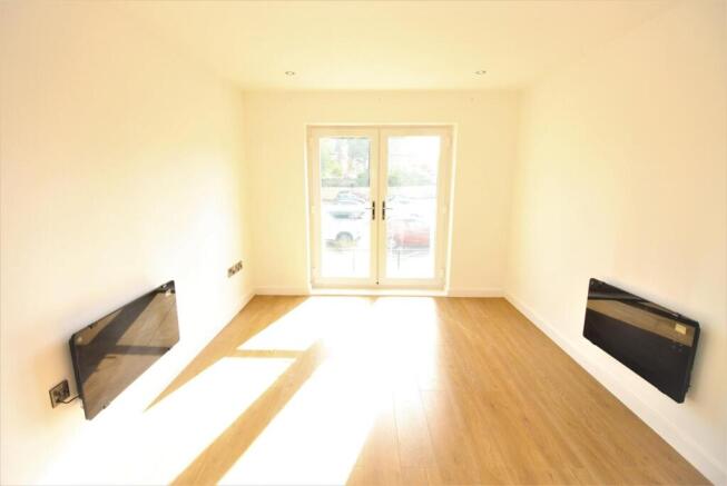 2 bed Flat to rent Image 4