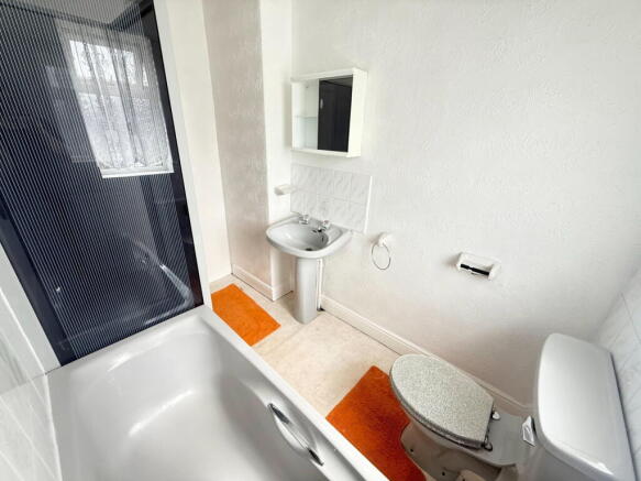 2 bed Terraced to rent Image 11