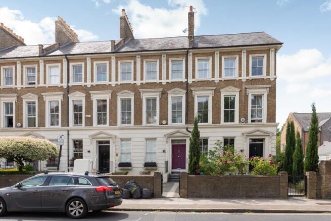 Trafalgar Avenue ...