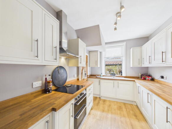 4 bed Terraced for sale Image 8