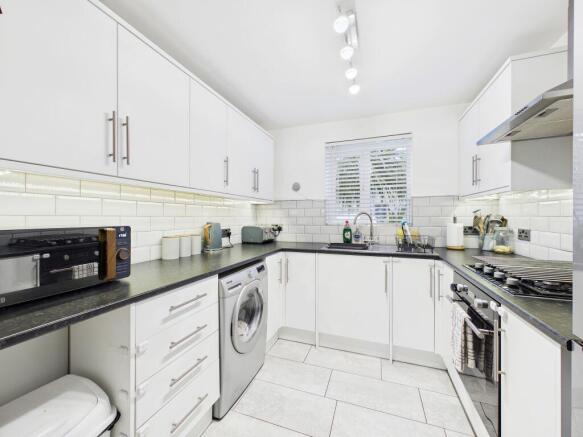 CAM05192G0-PR0225-STILL010