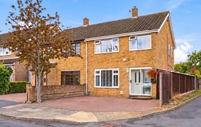 3-bed semi-detached on Reaper Close, Luton, Bedfordshire, LU4, £360,000