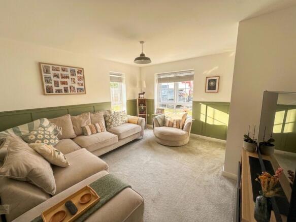 3 bed Semi-Detached for sale Image 2