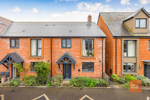 7, Whimbrel Court, Exeter EX3 0FG