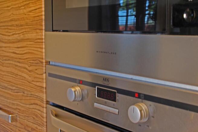Oven & Microw...