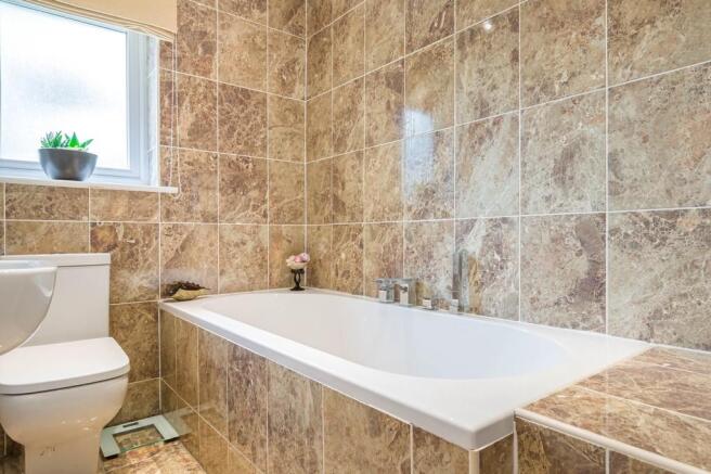 En-Suite Bathroom
